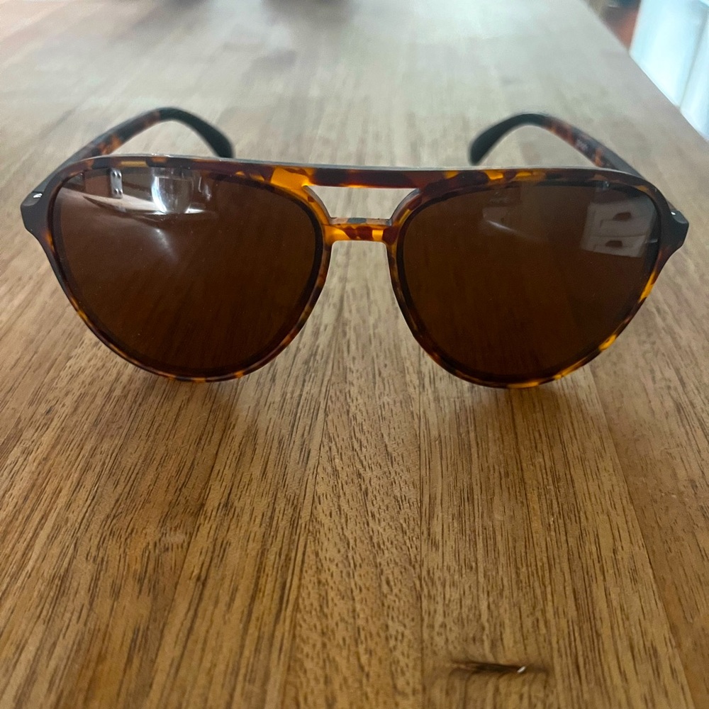Goodr aviator style sunglasses